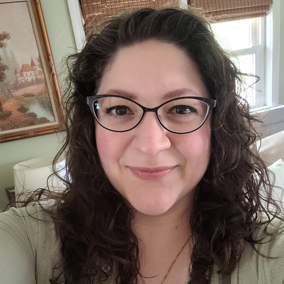 Meet your Posher, Amanda - Picture 1 of 1